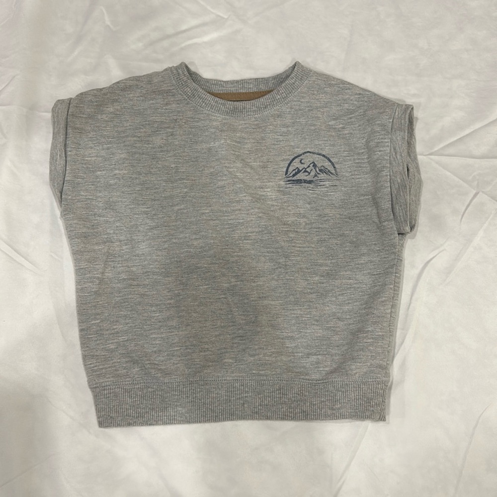 Short sleeve sweatshirt
